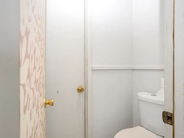 5832 Locke Ave — Photo 12