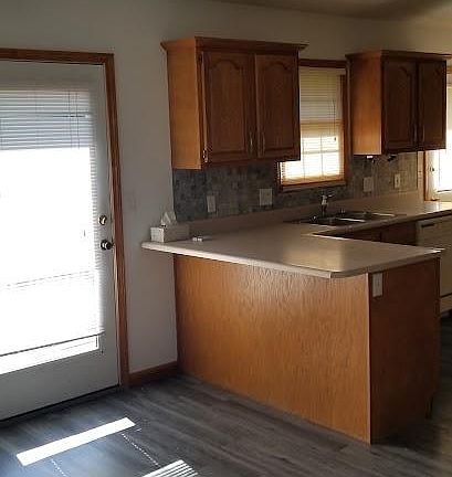 5th image of 511 Armand Dr #511