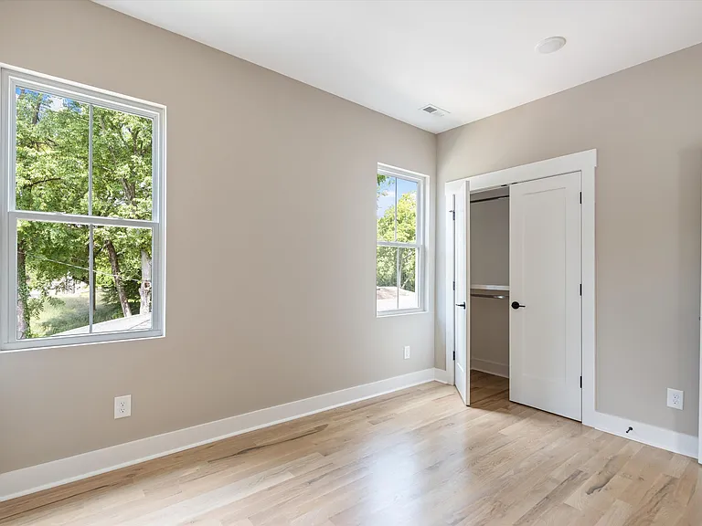 2830 Clifton Ave — Photo 25