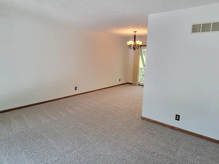 5208 Ascot Cir — Photo 5