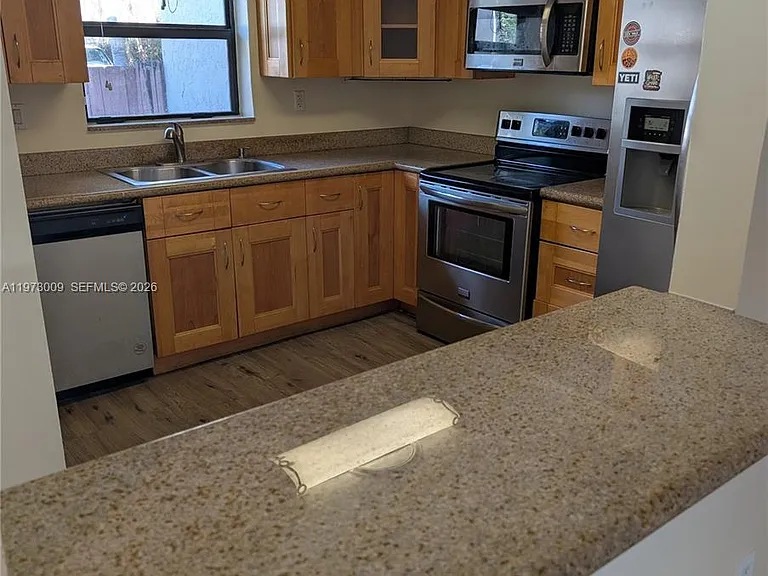 13511 NE 24th Pl — Photo 2