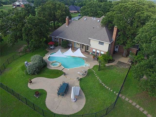 1st image of 3 Eagles Nest Ln