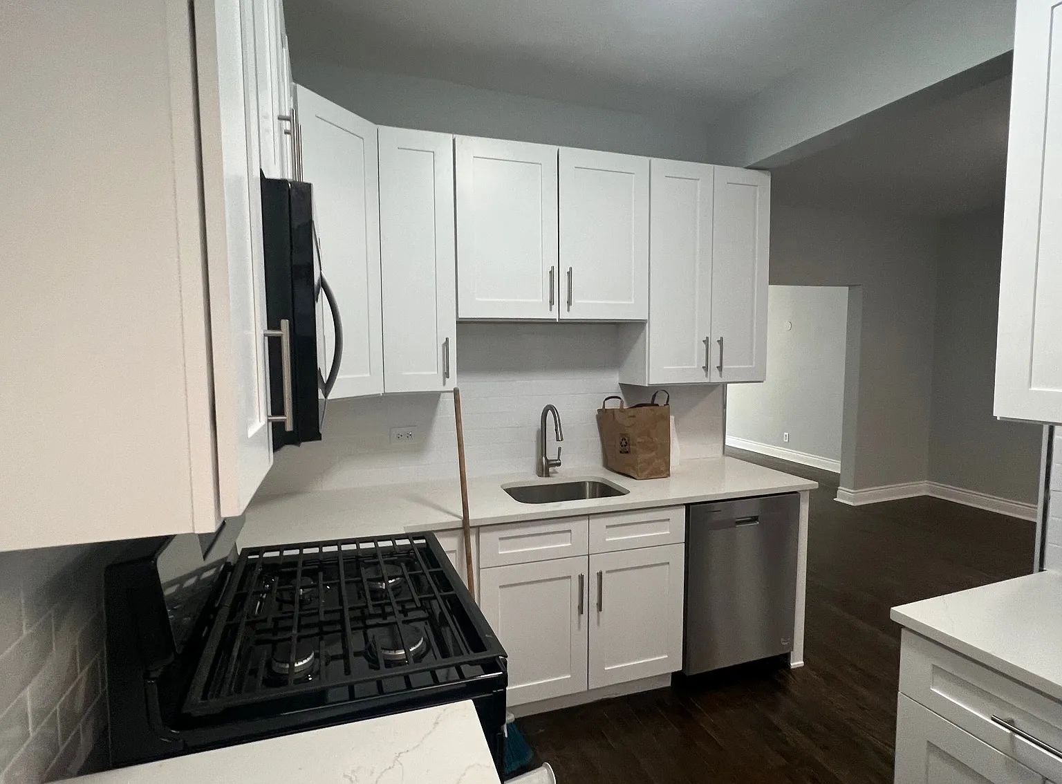 5515-25 S. Everett Avenue - 5517-2E — Photo 2