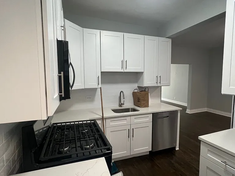 5523 S Everett Ave #23-1E — Photo 2