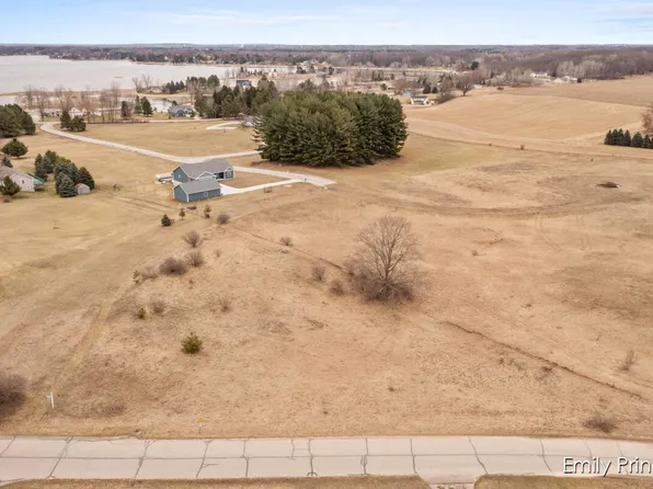 937 Brinton Rd, Lake Isabella, MI 48893