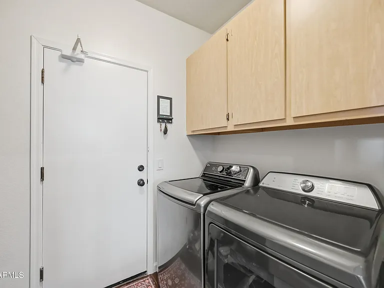 374 N Scott Dr — Photo 20