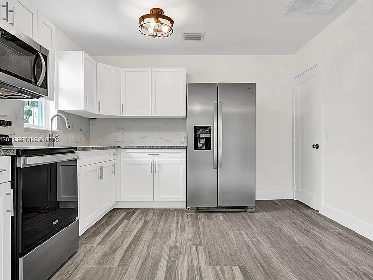 929 S North St #5 — Photo 8