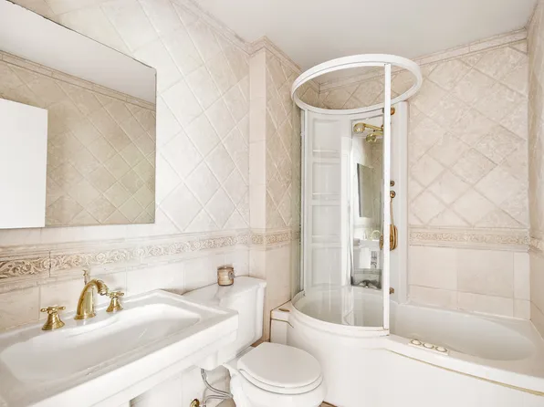 475 Park Avenue 3C image 6 of 7