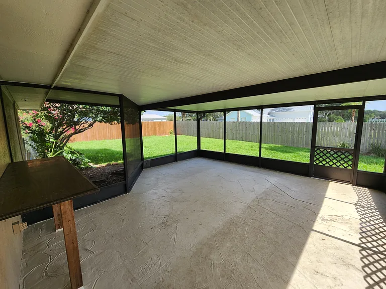 2403 Stonehill Ave — Photo 20