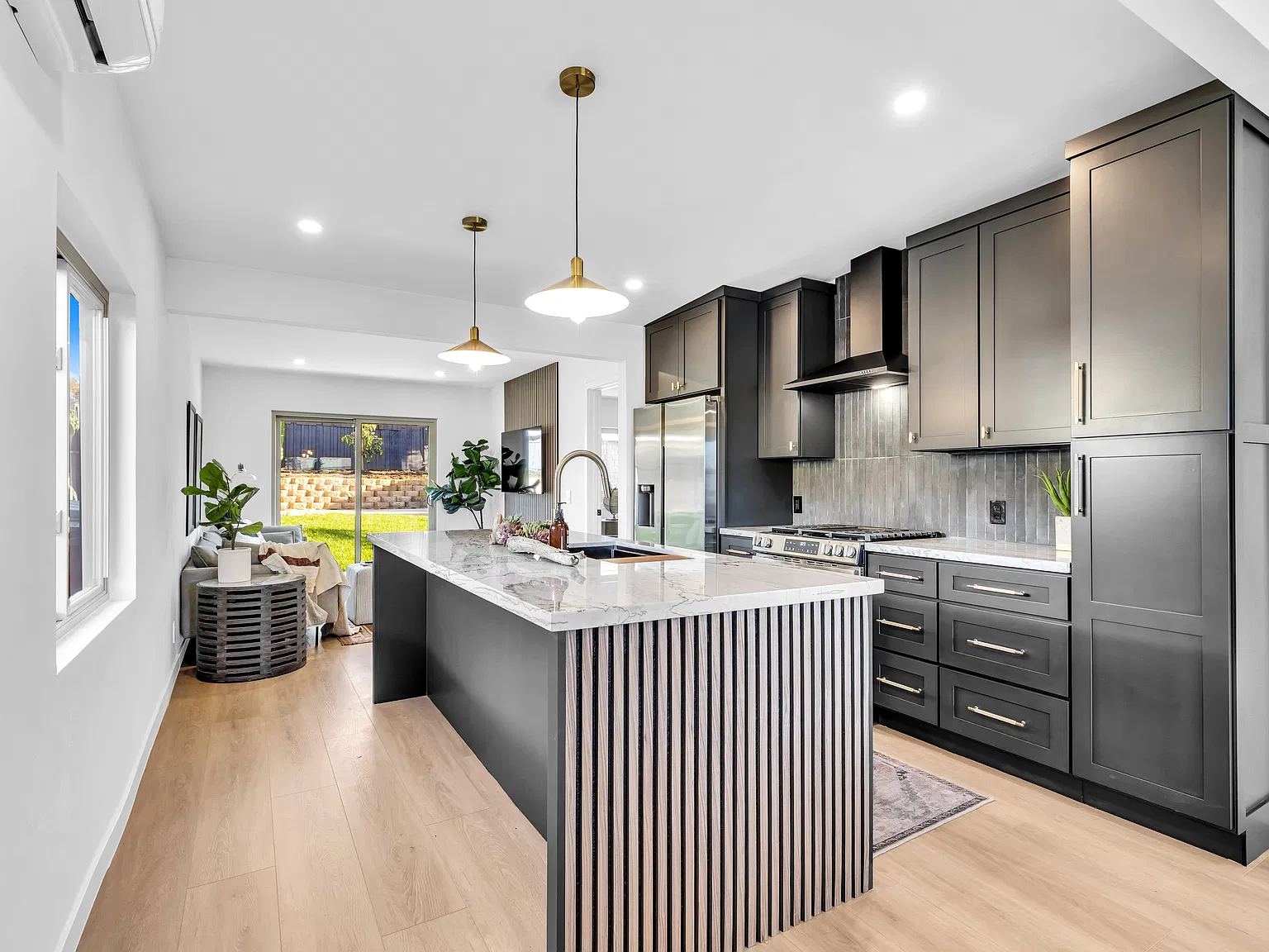 1013 Santa Anita St — Photo 4
