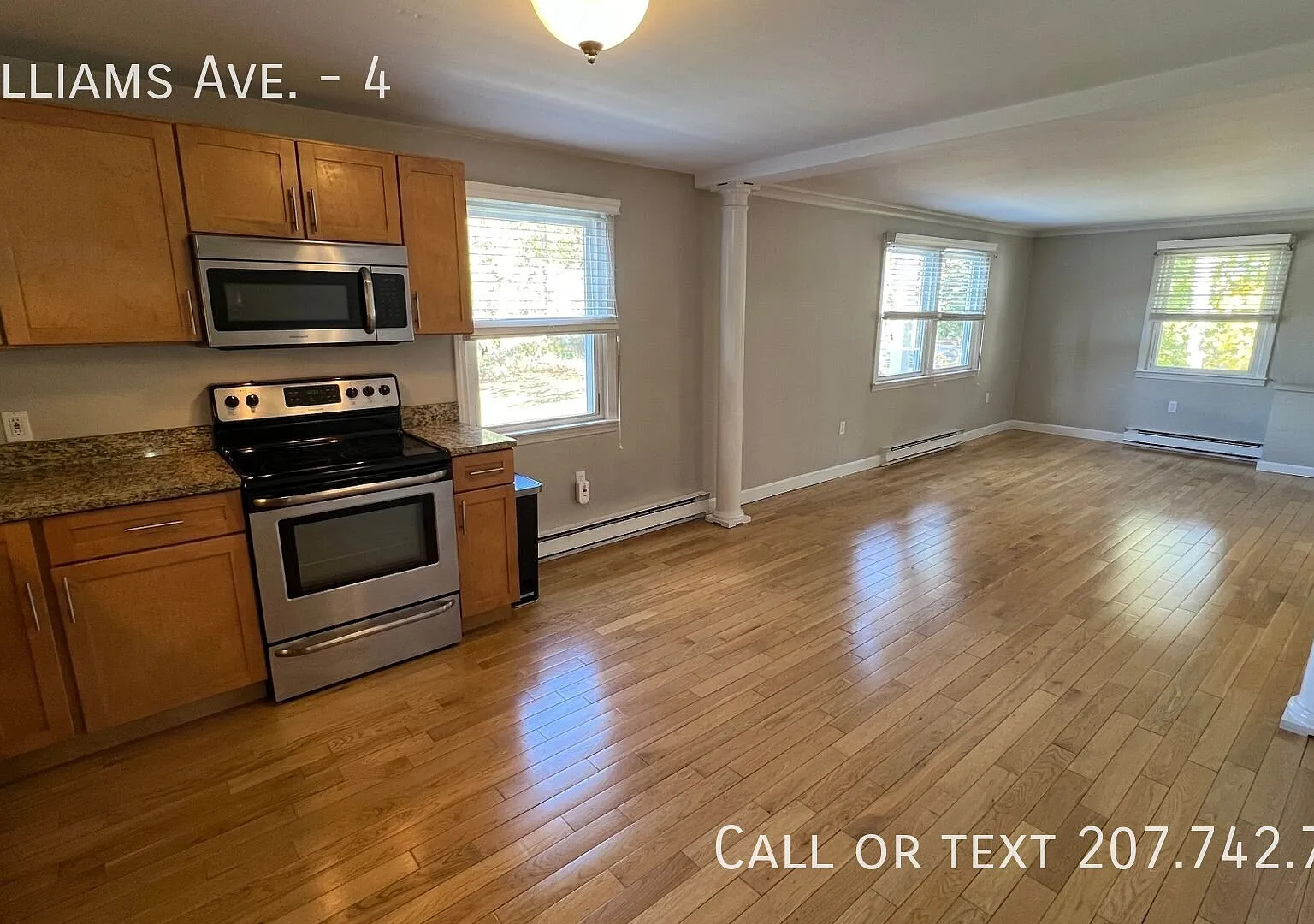 Bright and sunny, modern, Washer/Dryer in Unit,2 BR condo close to downtown Kittery. — Photo 1