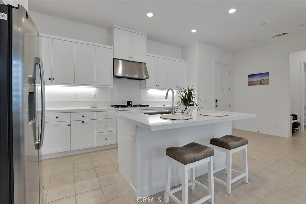 1 bed, 984 sqft, $3,200 — Photo 1