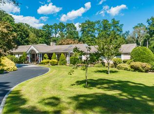 164 Sands Point Rd, Sands Point, NY 11050