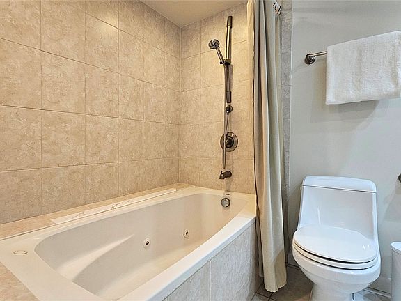 4th image of 3138 Waialae Ave APT 422