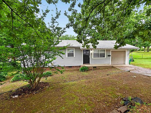 3rd image of 5813 Wisteria Ct