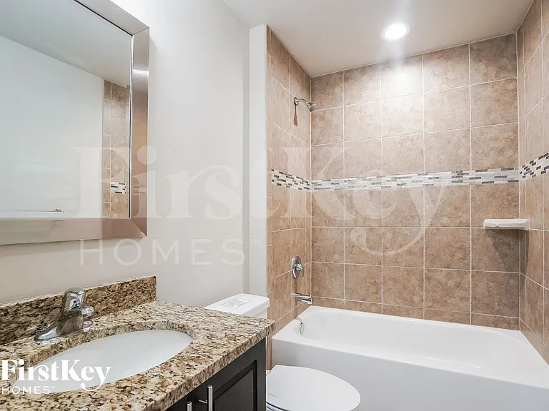 625 SW 13th Ter — Photo 13