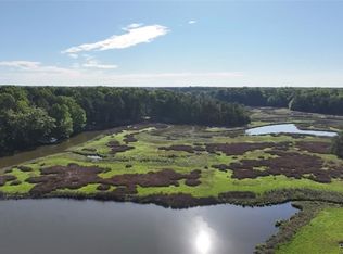 591 Plantation Rd, North, VA 23128