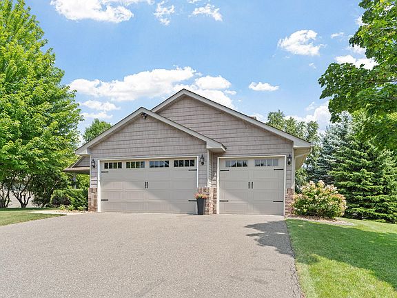 3rd image of 13012 Oakwood Dr