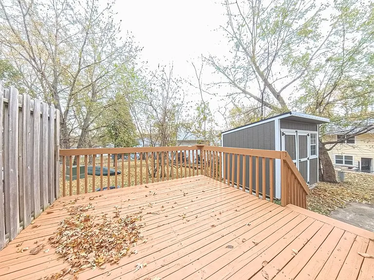 611 Hickory Hill Ln — Photo 13