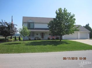 1411 Lake Bluff Dr, Kendallville, IN