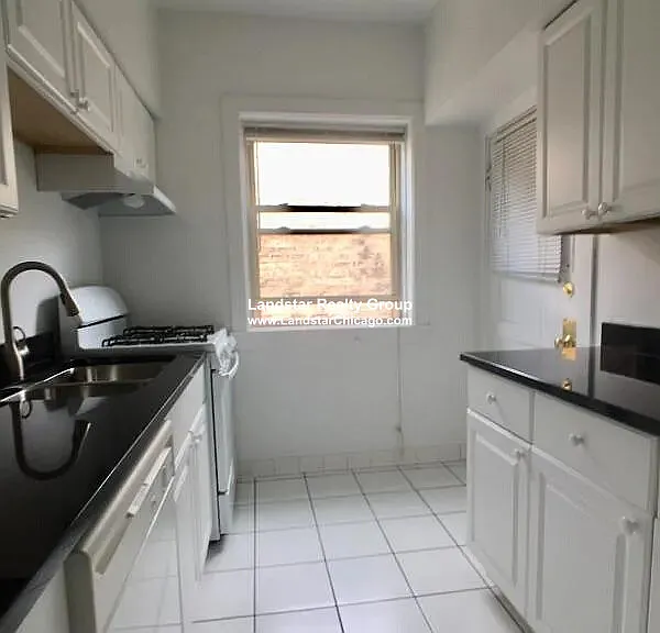 908 Reba Pl #3N — Photo 6