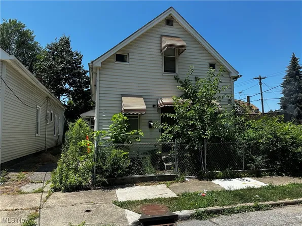 1028 E 70th St, Cleveland, OH 44103