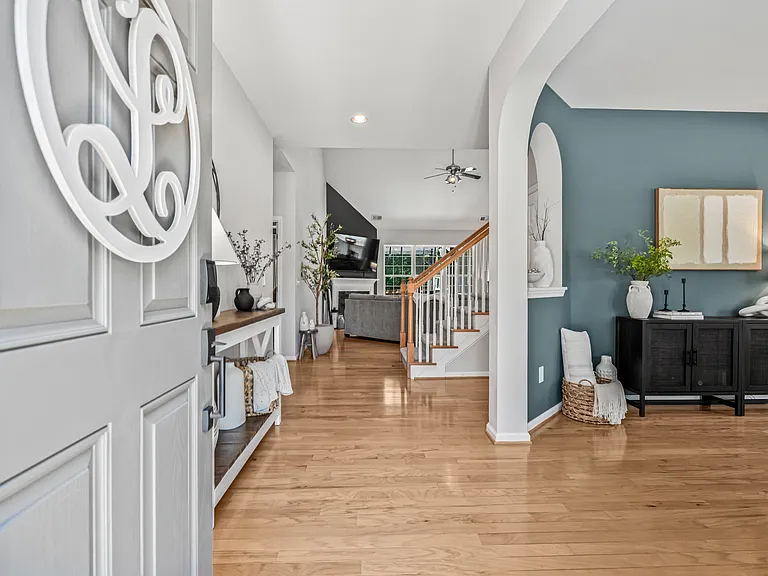 706 Beverly Dr — Photo 8