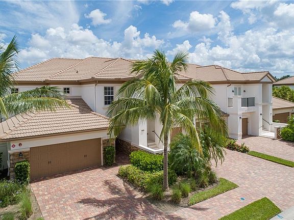 2nd image of 8077 Players Cove Dr Unit 201