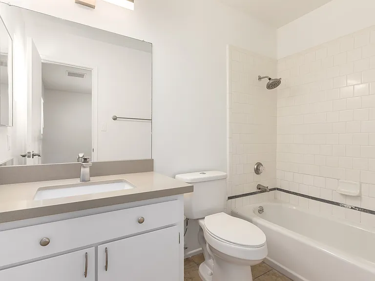 2324 E Palmcroft Dr — Photo 15