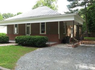 516 W Elizabeth St #B, Selma, NC 27576