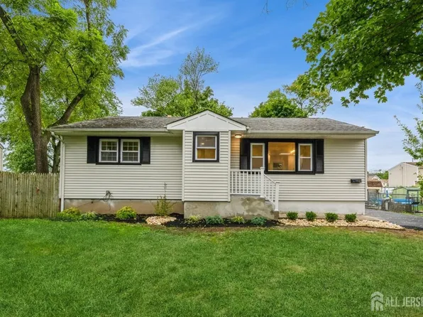 1114 Smith St, Piscataway, NJ 08854