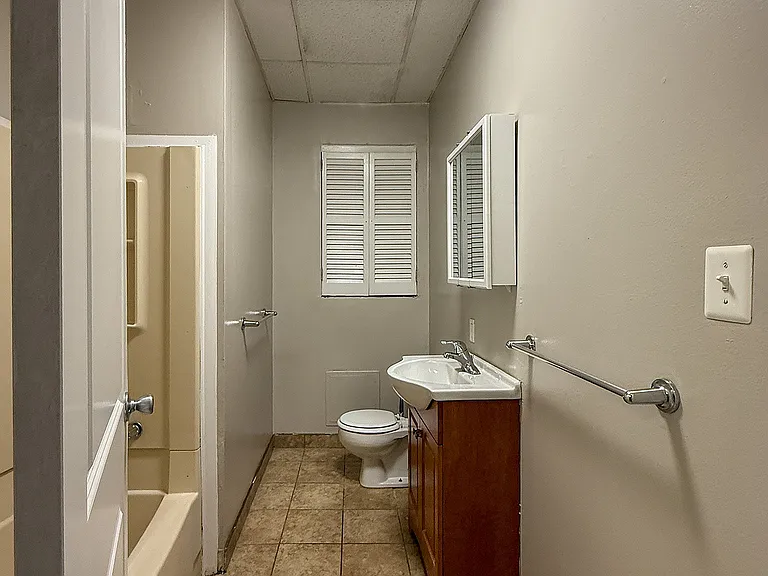Campus Apartments — Photo 29