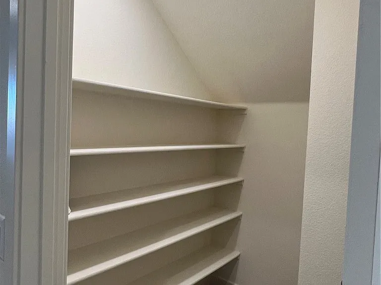 1421 Jules Ln — Photo 14