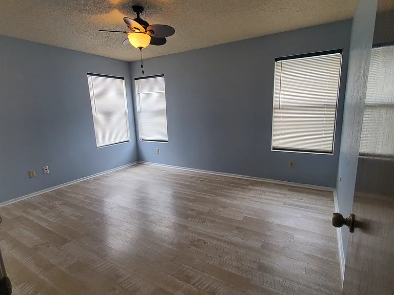 6121 Duchess Dr — Photo 6