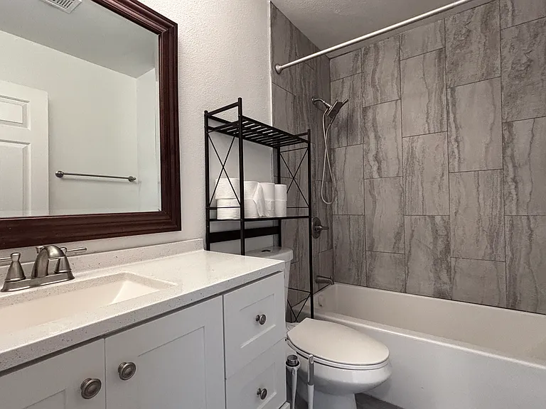 2340 Canfield Dr #D — Photo 6