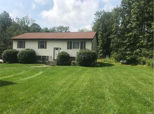 32 Winterton Rd, Bloomingburg, NY 12721