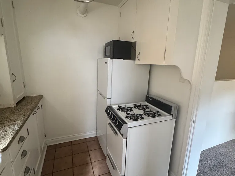 931 N Emerson St #9 — Photo 12
