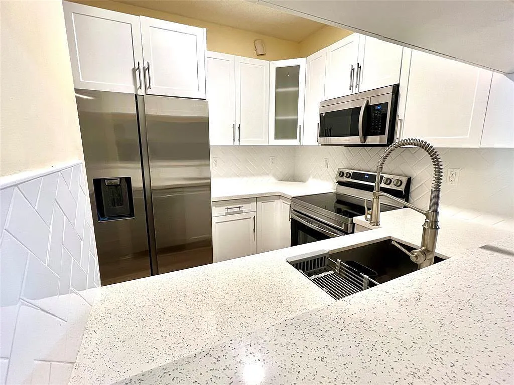 4 bed, 1725 sqft, $3,250 — Photo 3
