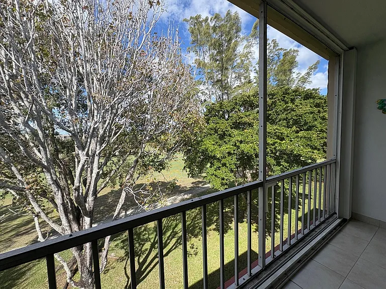 1055 Country Club Dr #404 — Photo 3