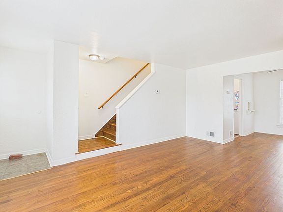 4th image of 1621 S Jackson St Unit 2