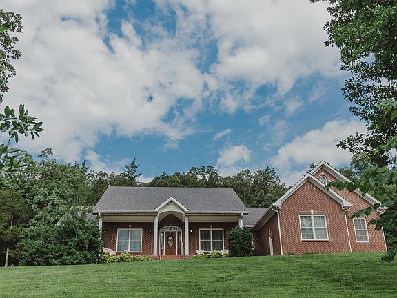 3rd image of 266 Stonewall Dr
