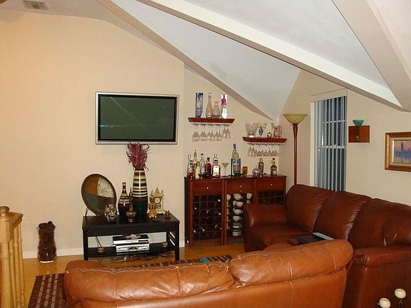 4th image of 16711 Powells Cove Blvd