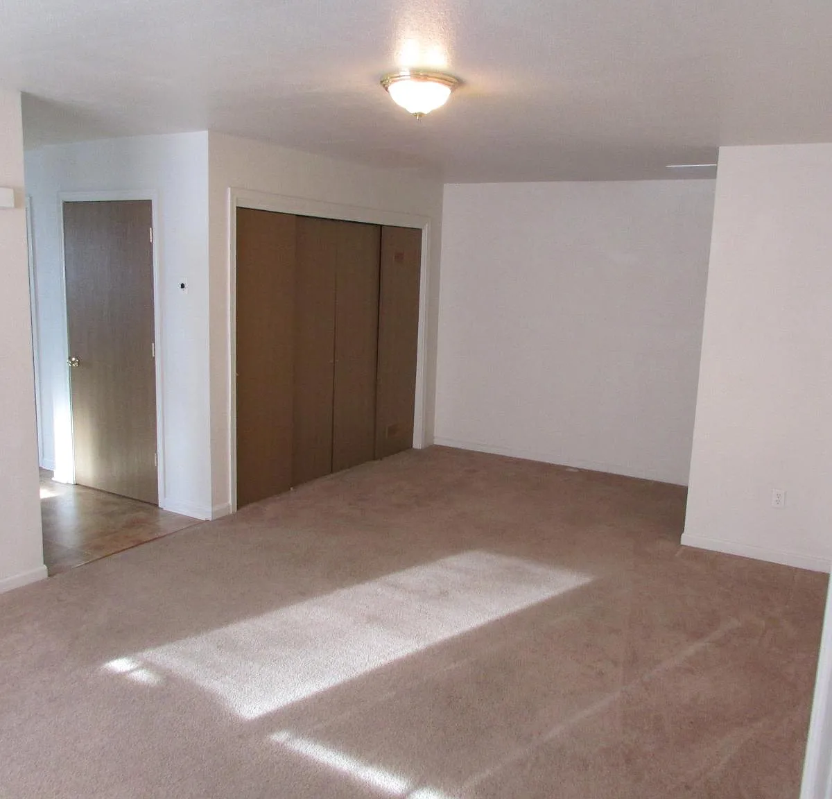 2152 Frances Street — Photo 3