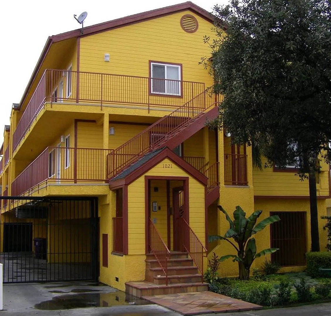 1021 Temple Avenue — Photo 1