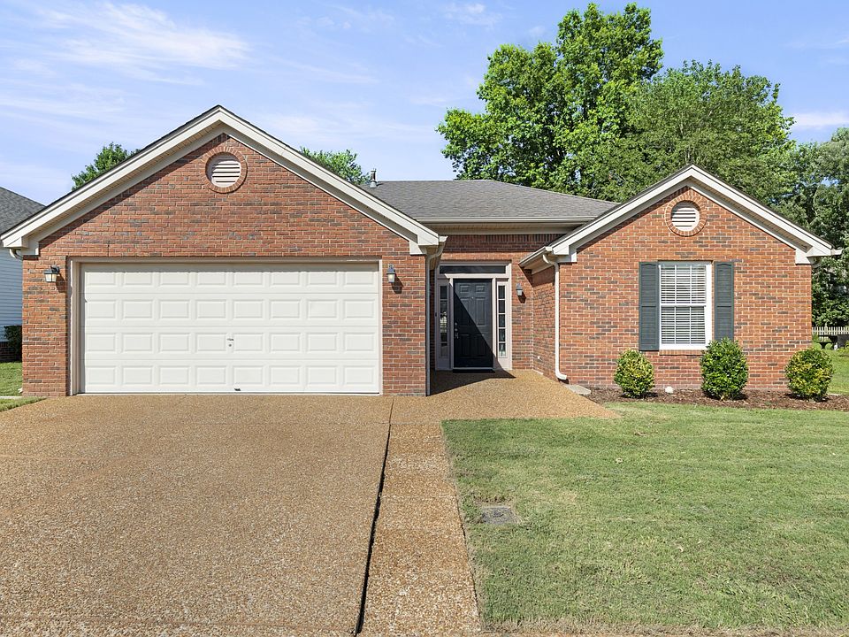 1st image of 2024 Glastonbury Dr