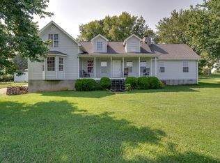 2556 Campbells Station Rd, Culleoka, TN 38451