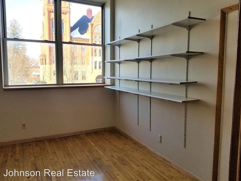 2nd image of 123 N Main St Ste 8