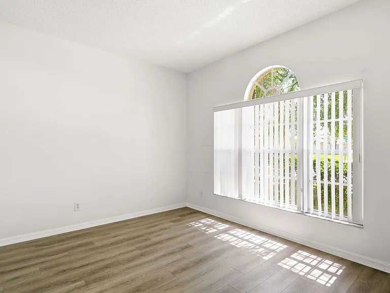 10301 Beneva Dr — Photo 7