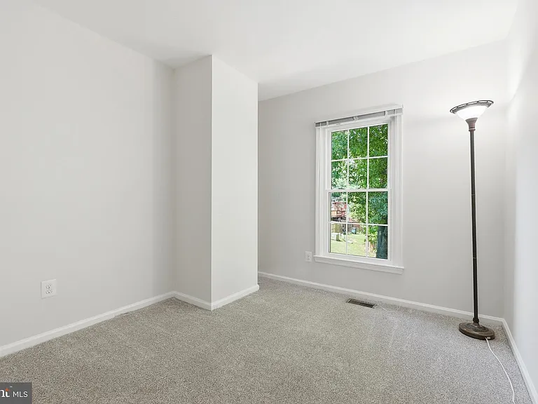 7691 Northern Oaks Ct — Photo 18