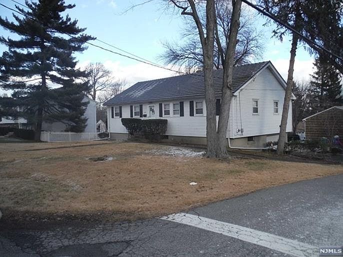 1st image of 217 Grand Blvd